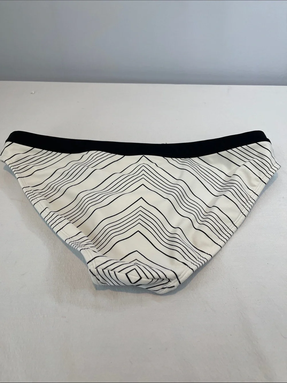 Athleta black white